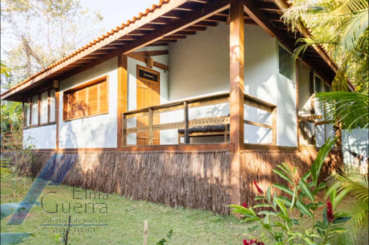 Ubatuba, Itamambuca - Linda casa com 03 dormitórios sendo 01 suíte e 100 metros do mar.
