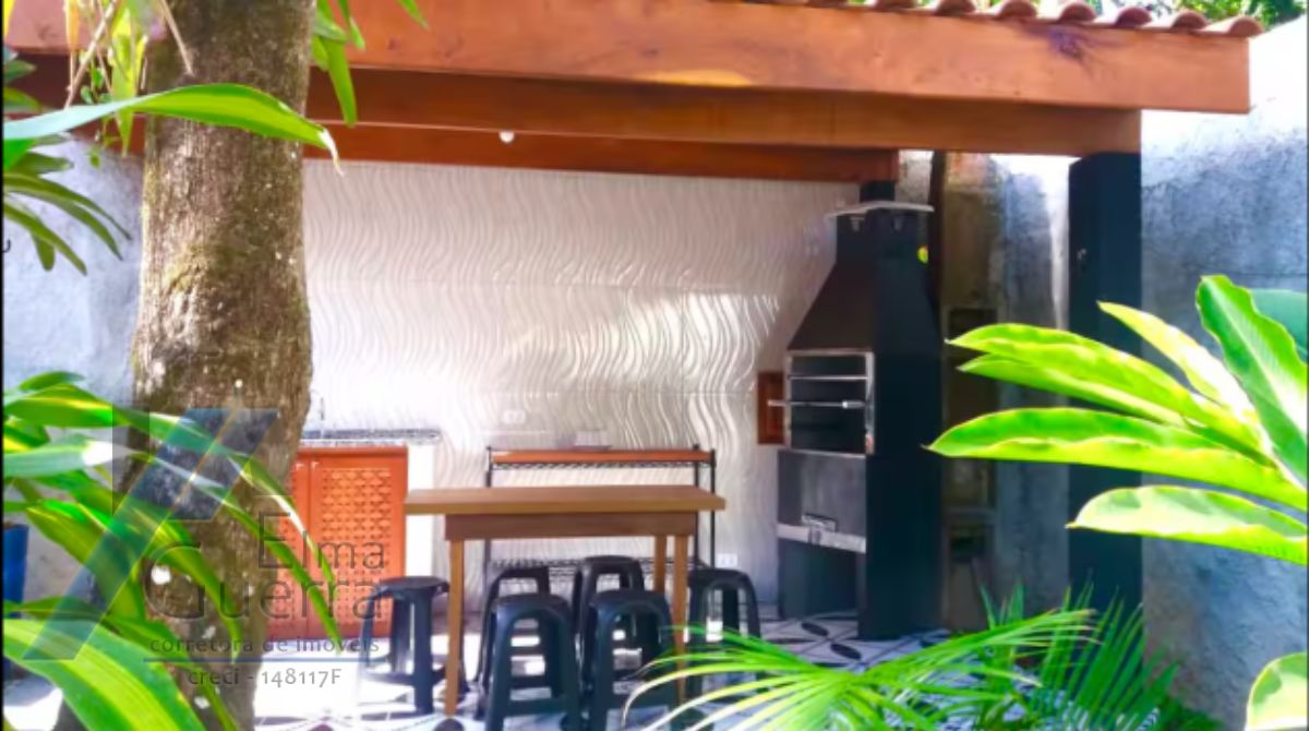 Ubatuba, Itamambuca - Linda casa com 03 dormitórios sendo 01 suíte e 100 metros do mar.
