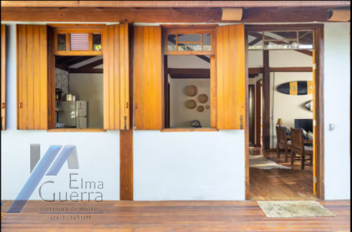 Ubatuba, Itamambuca - Linda casa com 03 dormitórios sendo 01 suíte e 100 metros do mar.