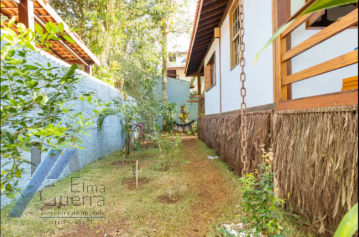 Ubatuba, Itamambuca - Linda casa com 03 dormitórios sendo 01 suíte e 100 metros do mar.