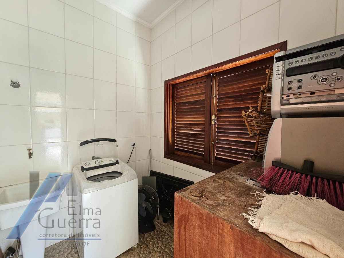 Ubatuba, Itamambuca - Linda casa com 03 dormitórios sendo 01 suíte e 300 metros do mar.