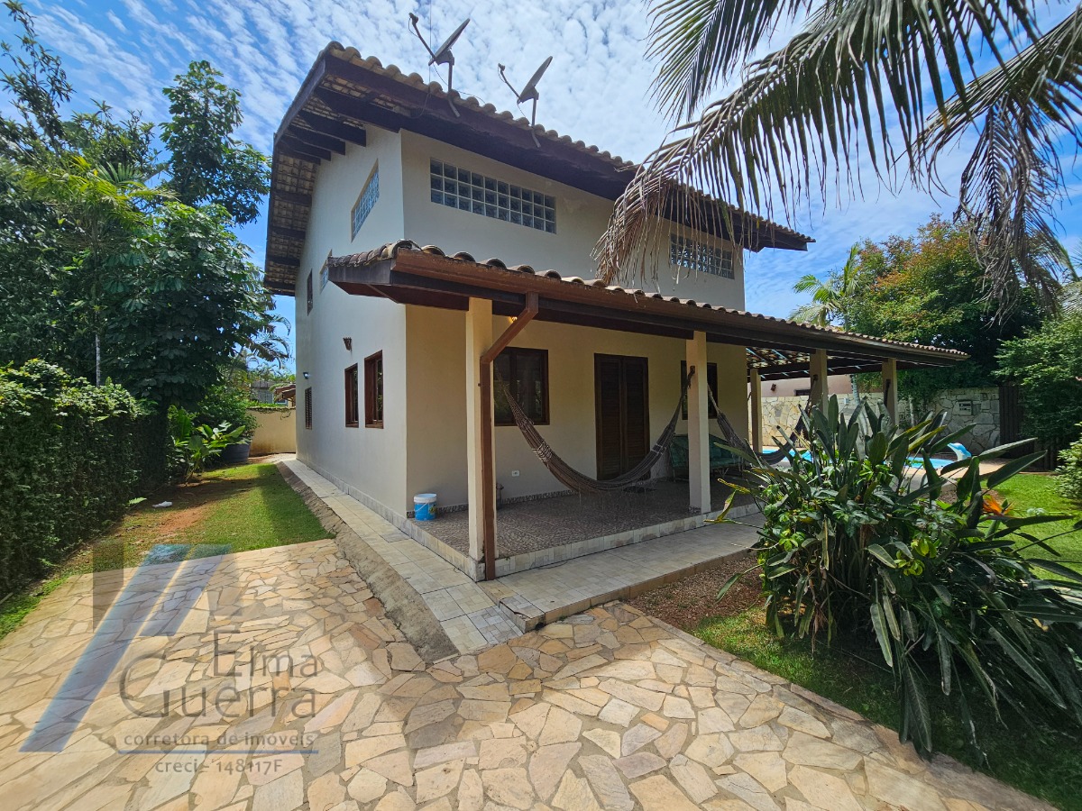 Ubatuba, Itamambuca - Linda casa com 03 dormitórios sendo 01 suíte e 300 metros do mar.