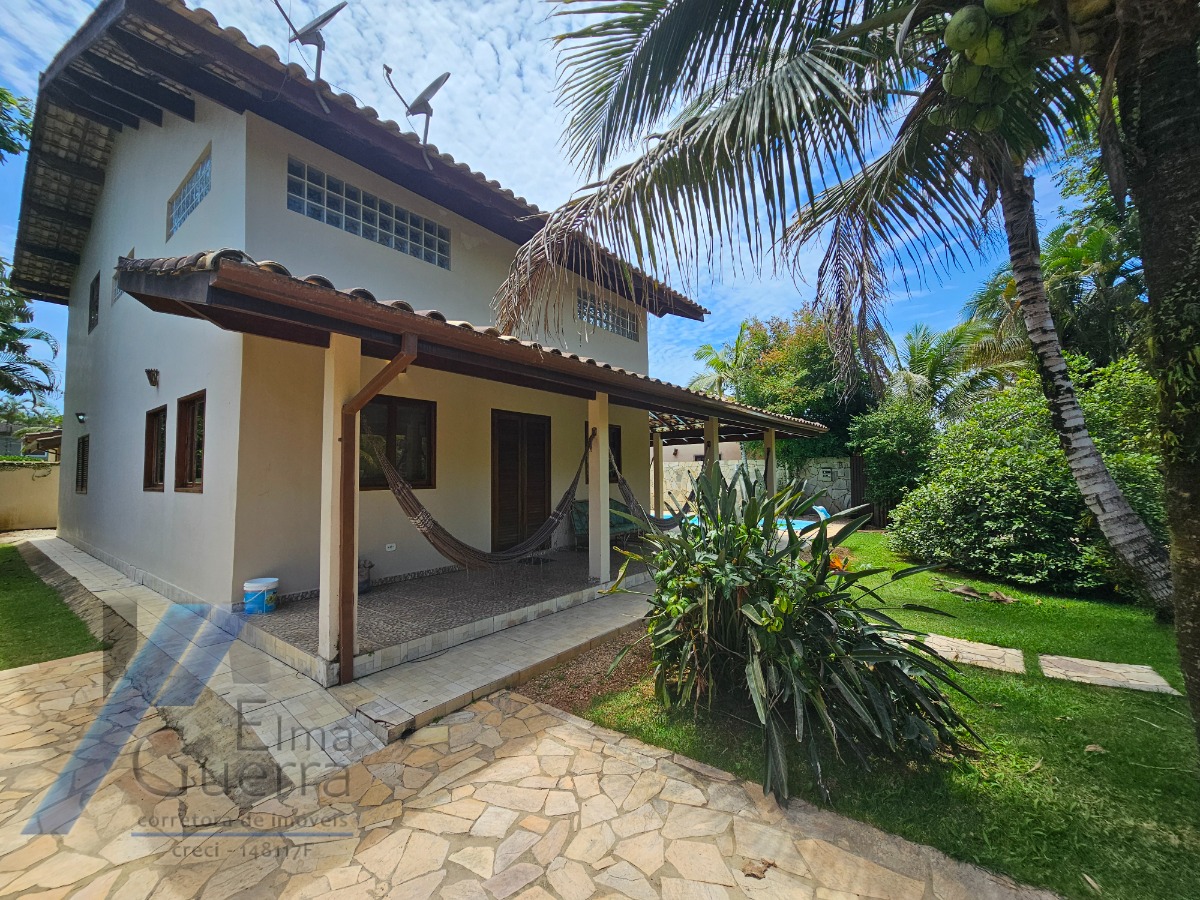 Ubatuba, Itamambuca - Linda casa com 03 dormitórios sendo 01 suíte e 300 metros do mar.