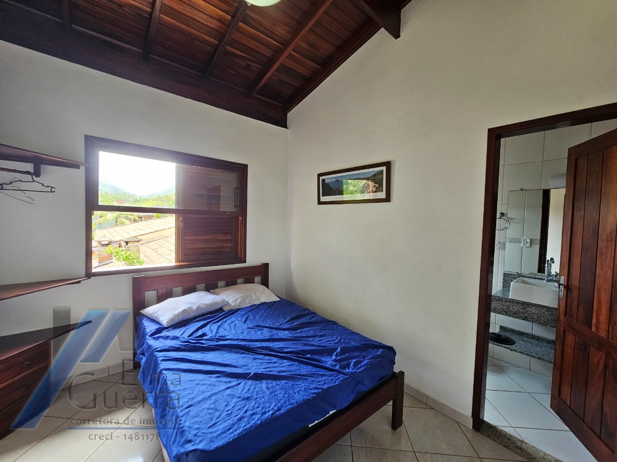 Ubatuba, Itamambuca - Linda casa com 03 dormitórios sendo 01 suíte e 300 metros do mar.