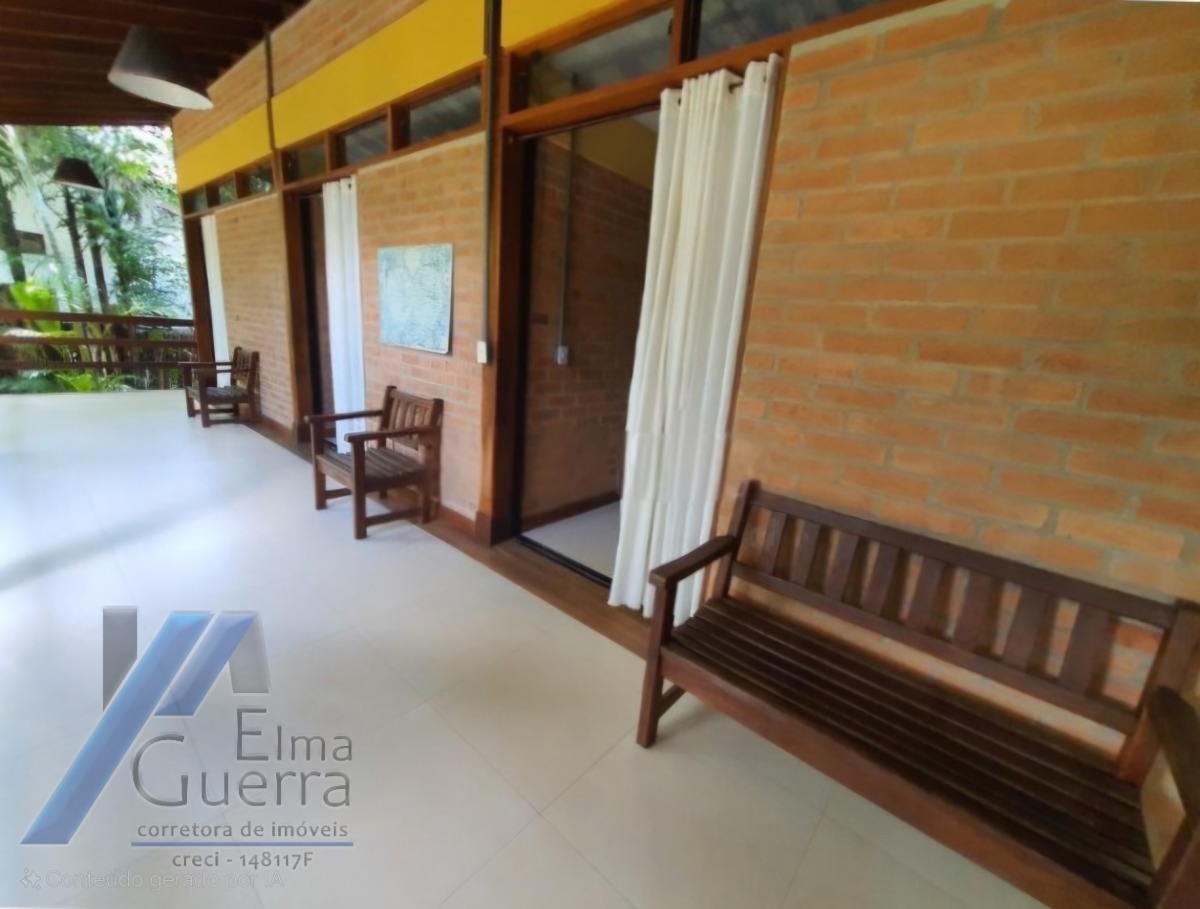 Ubatuba, Itamambuca - Linda casa com 03 suítes a 160 metros do mar.