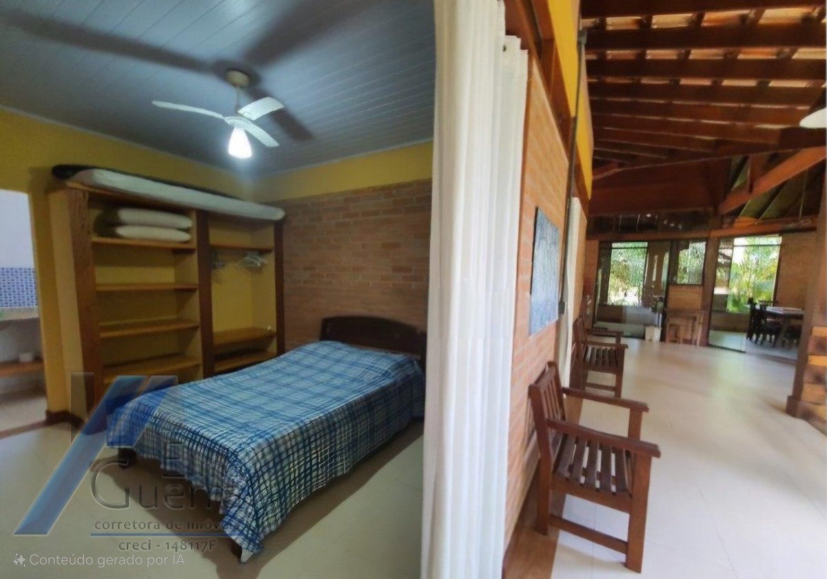 Ubatuba, Itamambuca - Linda casa com 03 suítes a 160 metros do mar.