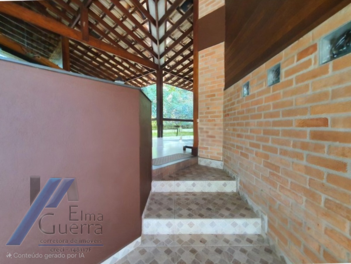 Ubatuba, Itamambuca - Linda casa com 03 suítes a 160 metros do mar.