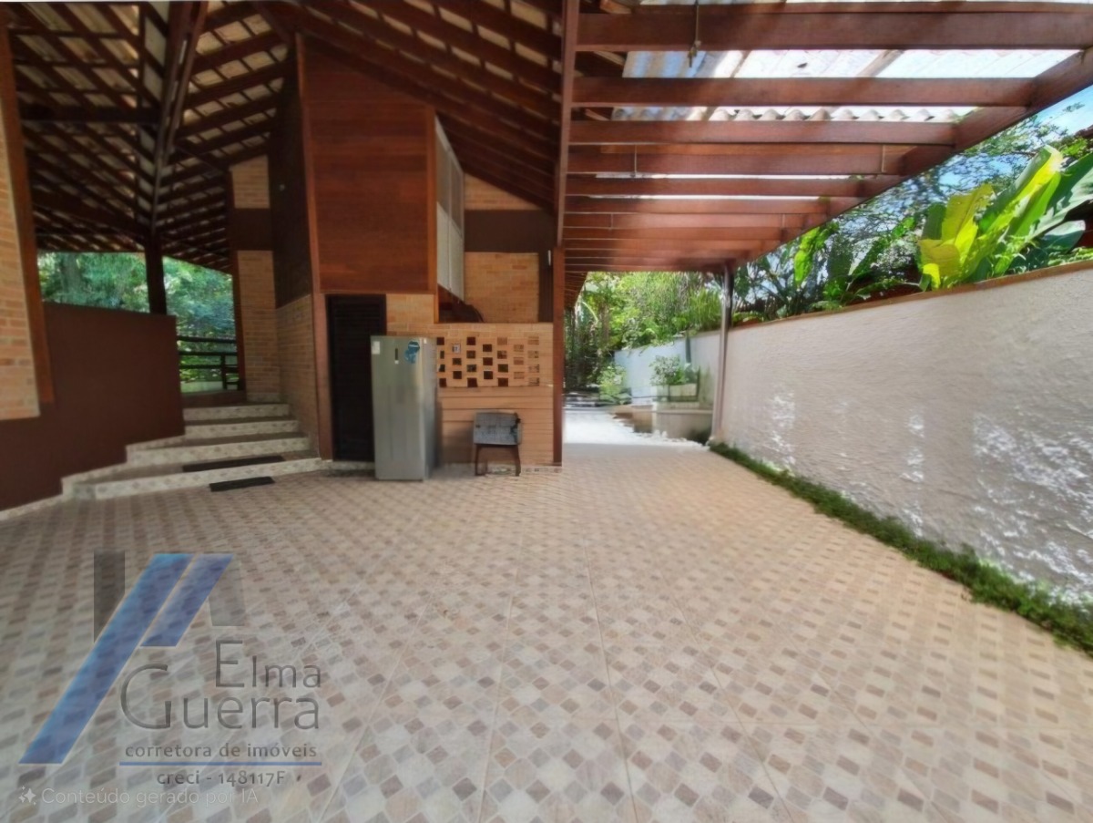 Ubatuba, Itamambuca - Linda casa com 03 suítes a 160 metros do mar.