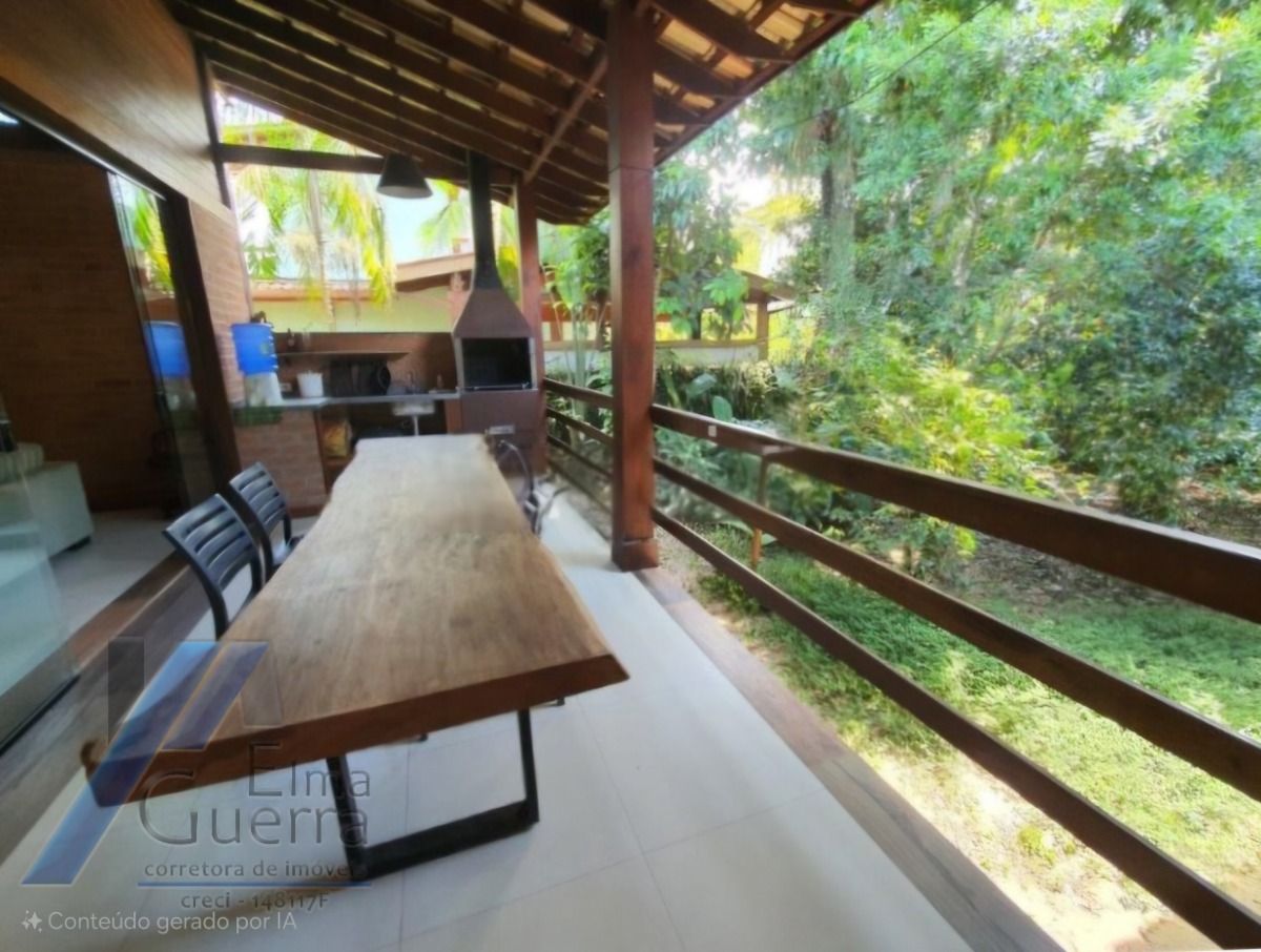 Ubatuba, Itamambuca - Linda casa com 03 suítes a 160 metros do mar.