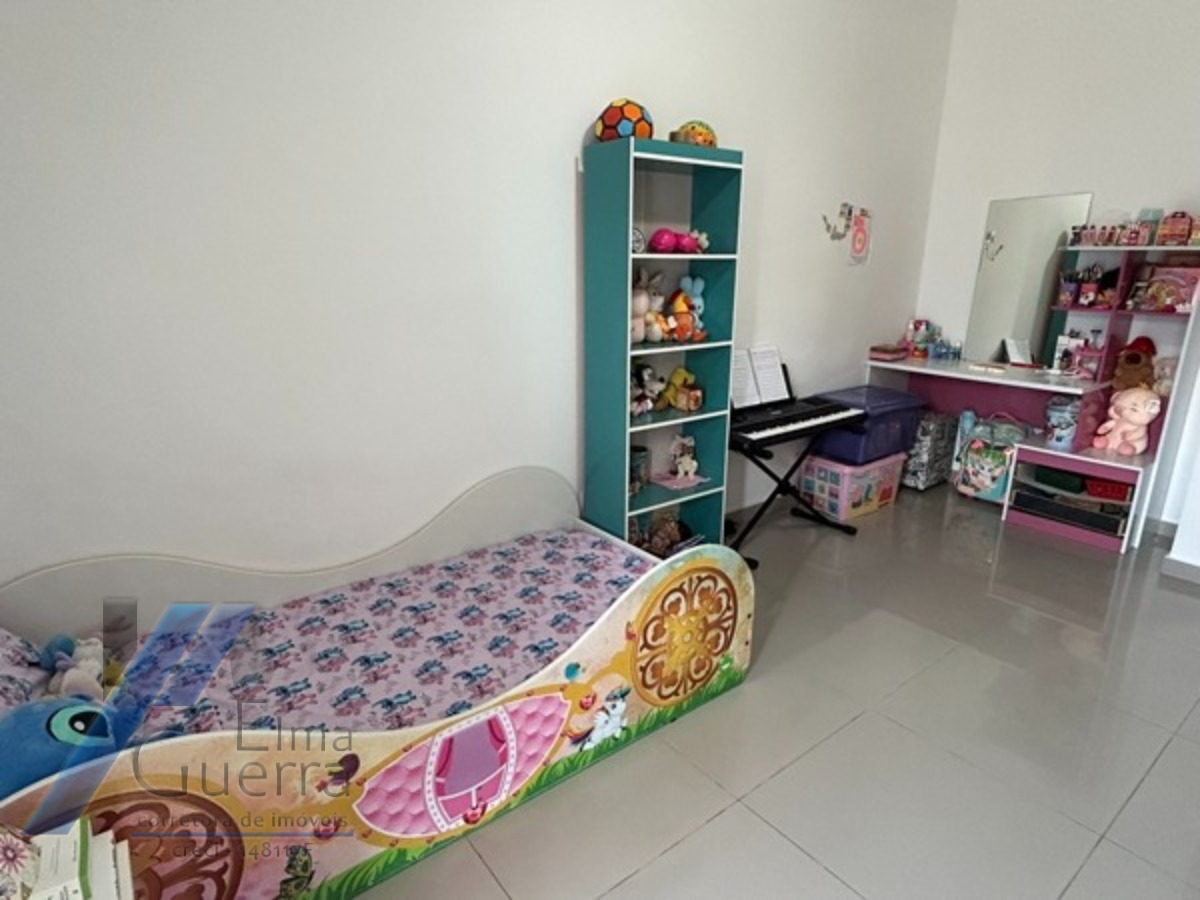 Ubatuba, Centro - Apartamento tipo com 03 dormitórios, sendo 01 suíte e área de lazer.