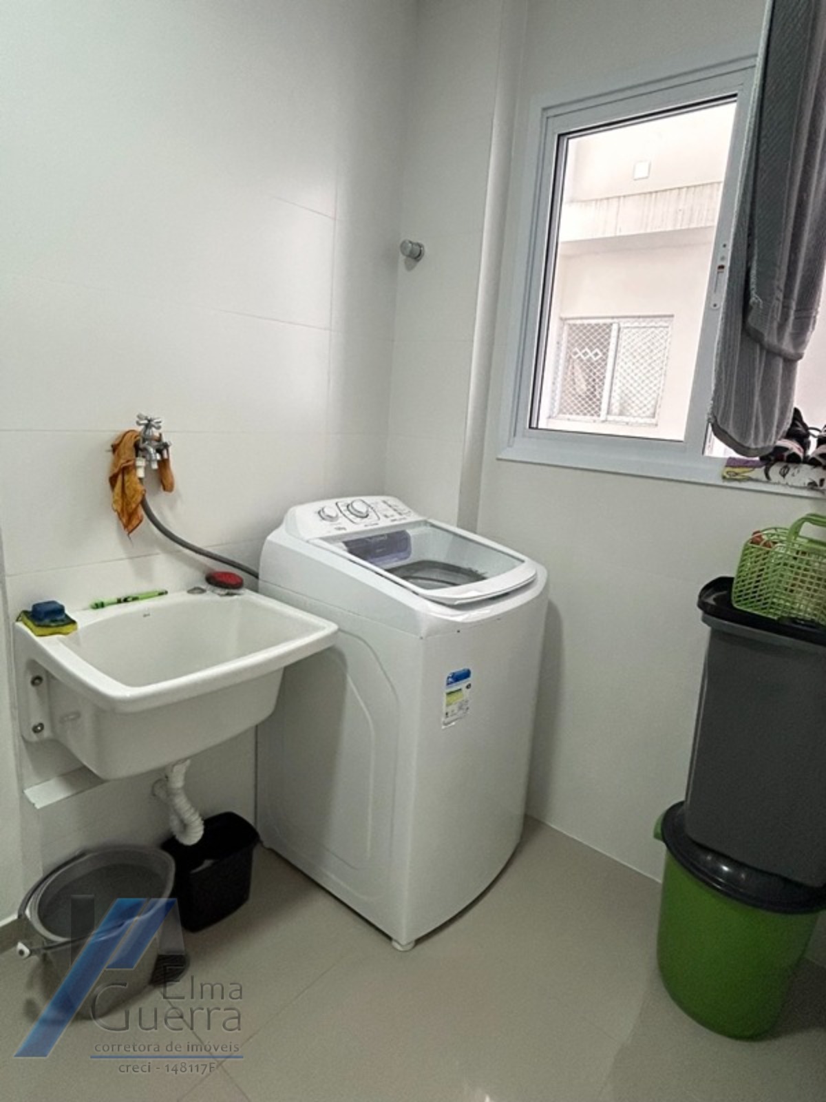Ubatuba, Centro - Apartamento tipo com 03 dormitórios, sendo 01 suíte e área de lazer.