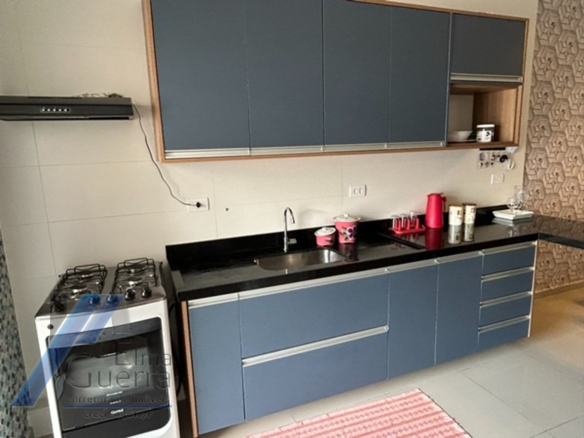 Ubatuba, Centro - Apartamento tipo com 03 dormitórios, sendo 01 suíte e área de lazer.