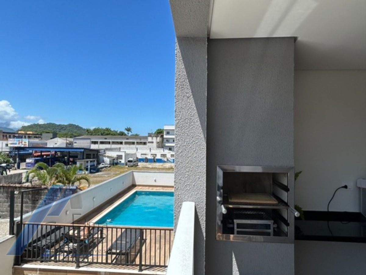 Ubatuba, Centro - Apartamento tipo com 03 dormitórios, sendo 01 suíte e área de lazer.