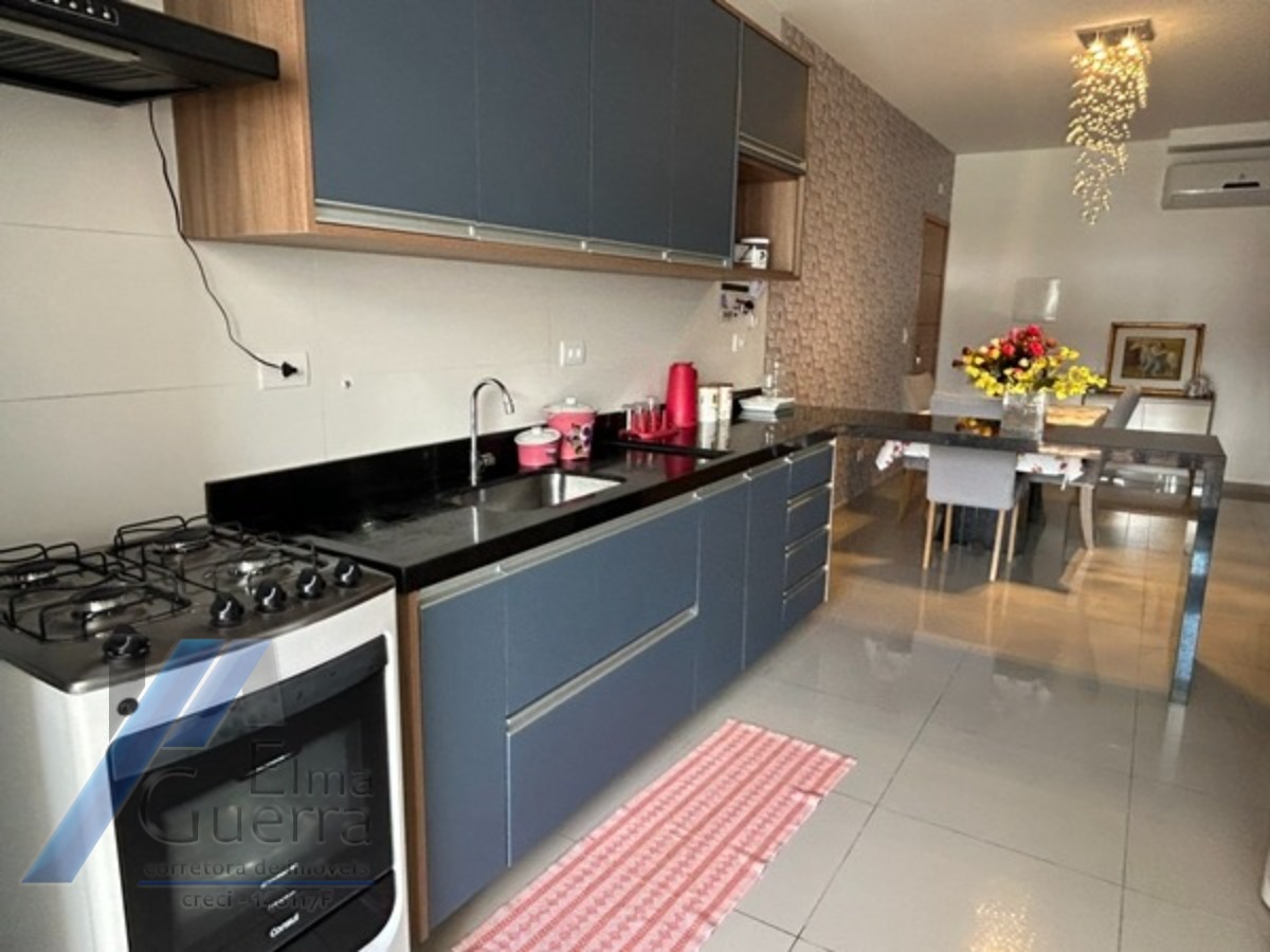 Ubatuba, Centro - Apartamento tipo com 03 dormitórios, sendo 01 suíte e área de lazer.
