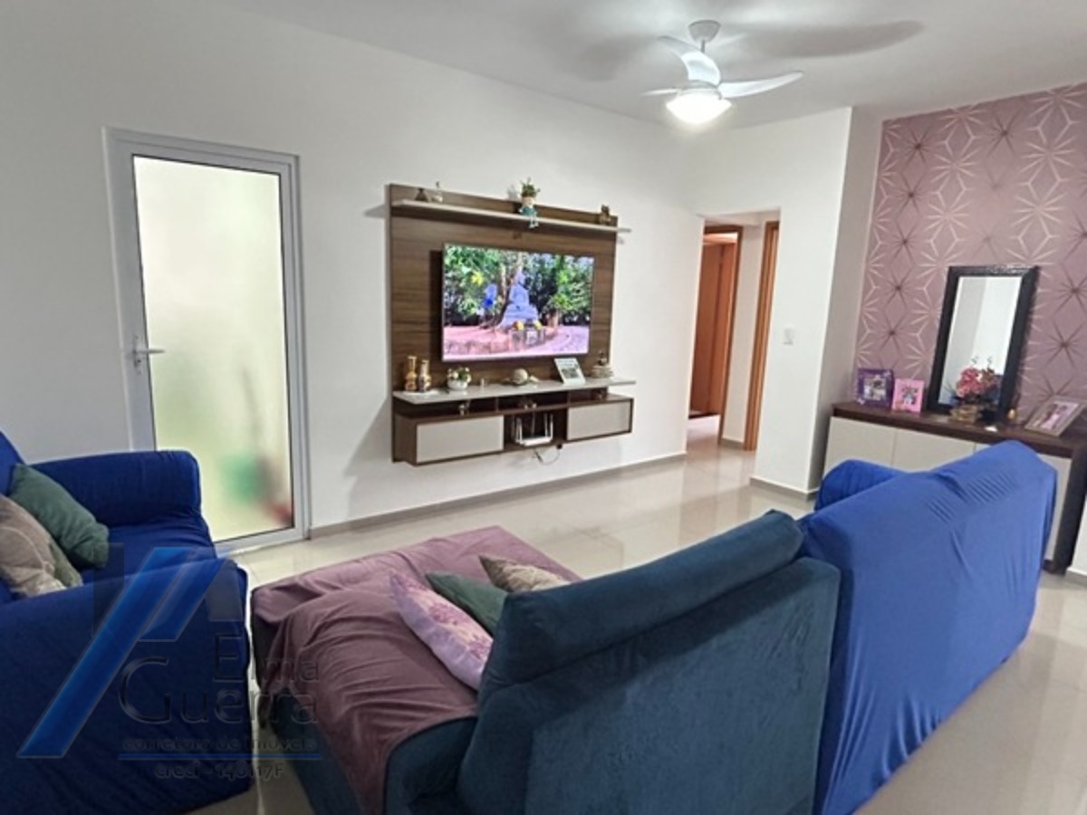Ubatuba, Centro - Apartamento tipo com 03 dormitórios, sendo 01 suíte e área de lazer.