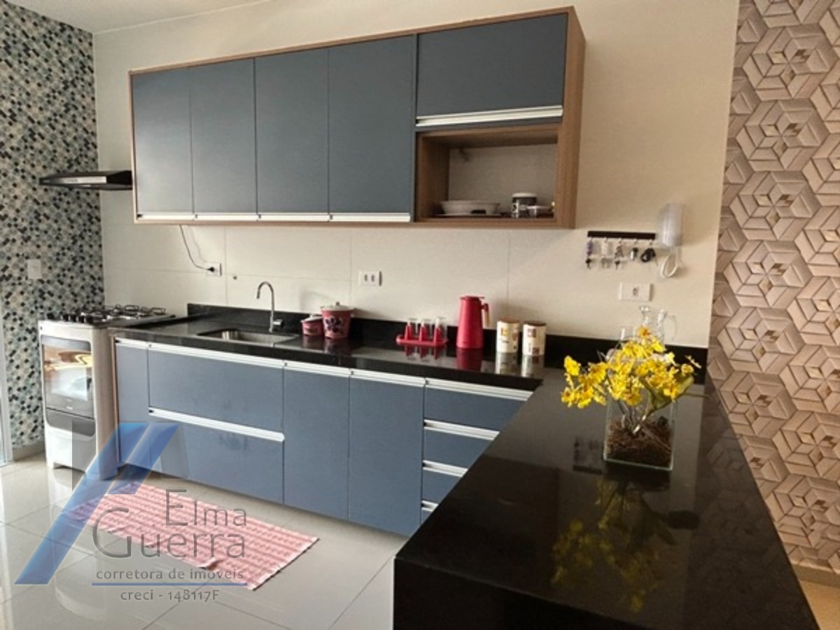 Ubatuba, Centro - Apartamento tipo com 03 dormitórios, sendo 01 suíte e área de lazer.