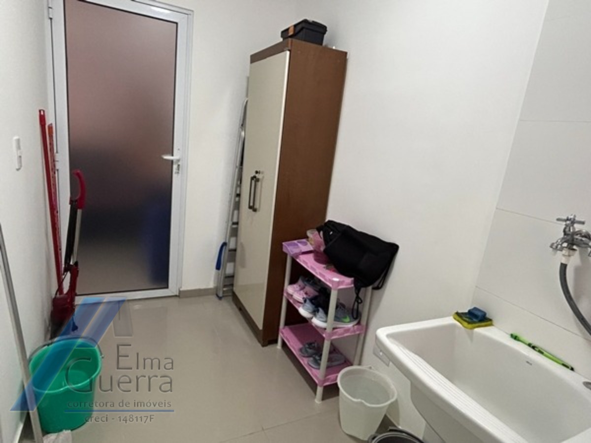 Ubatuba, Centro - Apartamento tipo com 03 dormitórios, sendo 01 suíte e área de lazer.