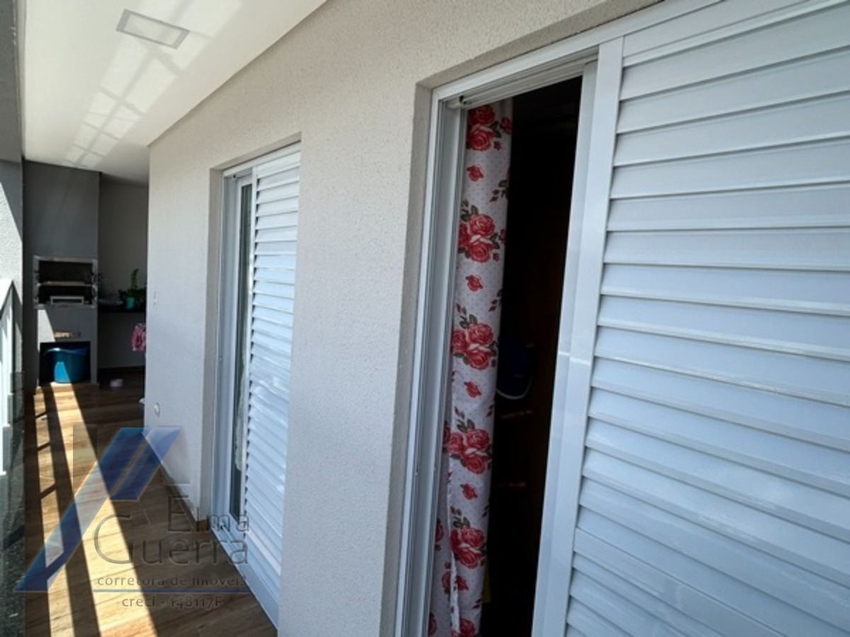 Ubatuba, Centro - Apartamento tipo com 03 dormitórios, sendo 01 suíte e área de lazer.