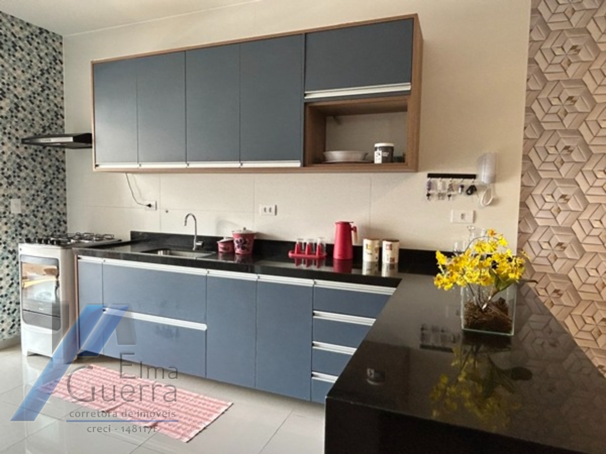 Ubatuba, Centro - Apartamento tipo com 03 dormitórios, sendo 01 suíte e área de lazer.