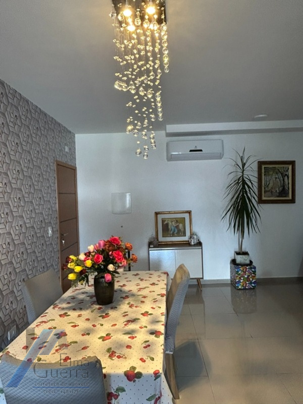 Ubatuba, Centro - Apartamento tipo com 03 dormitórios, sendo 01 suíte e área de lazer.