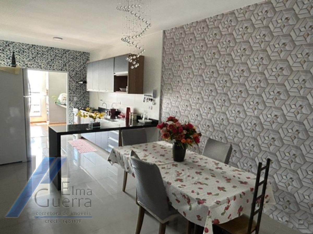 Ubatuba, Centro - Apartamento tipo com 03 dormitórios, sendo 01 suíte e área de lazer.