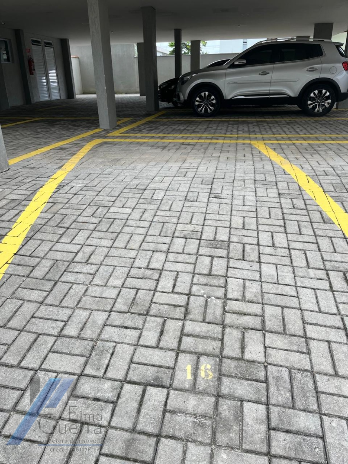 Ubatuba - Pereque açu. Apartamento com 02 dormitórios sendo 01 suíte e área de lazer.