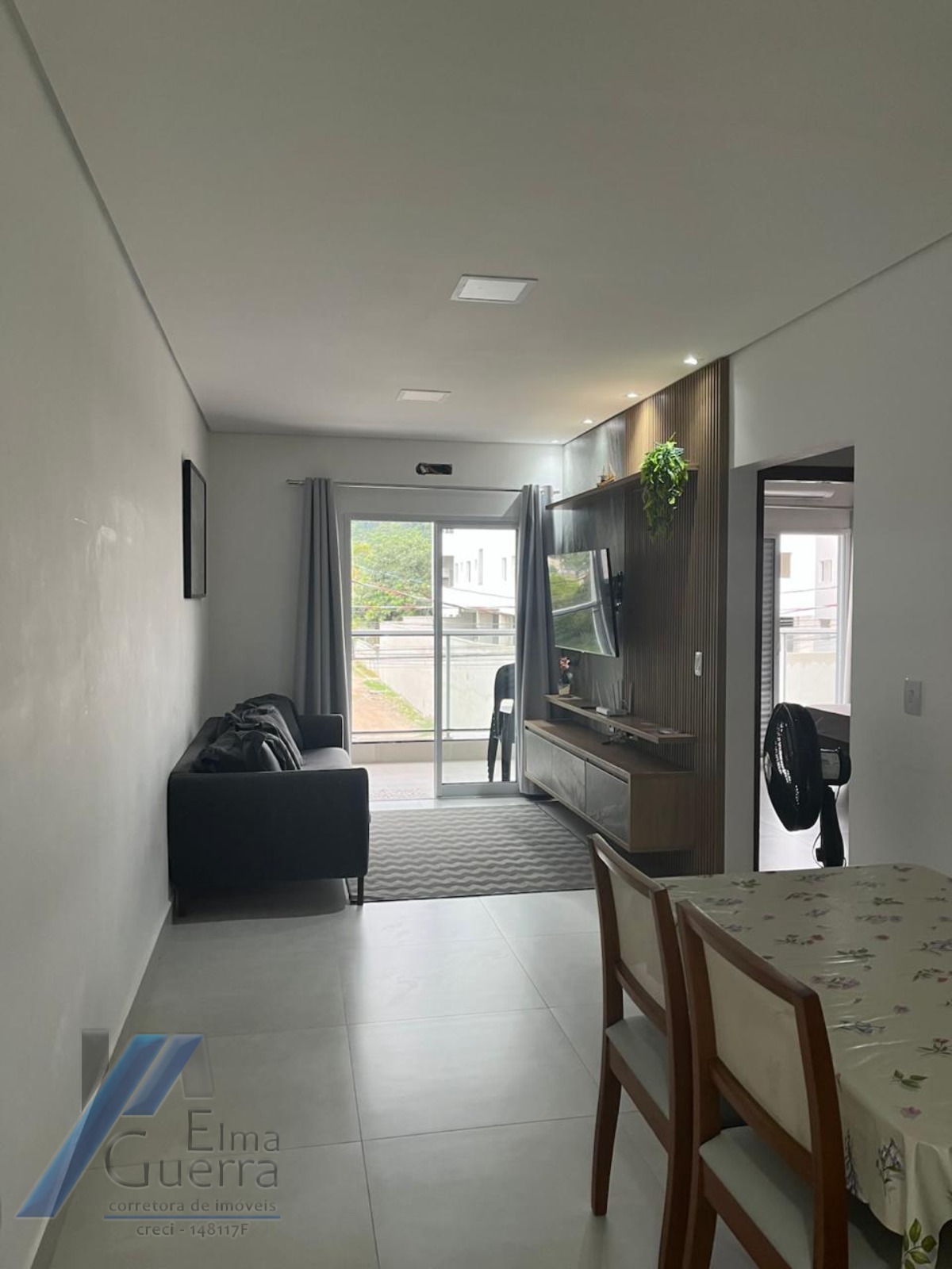 Ubatuba - Pereque açu. Apartamento com 02 dormitórios sendo 01 suíte e área de lazer.