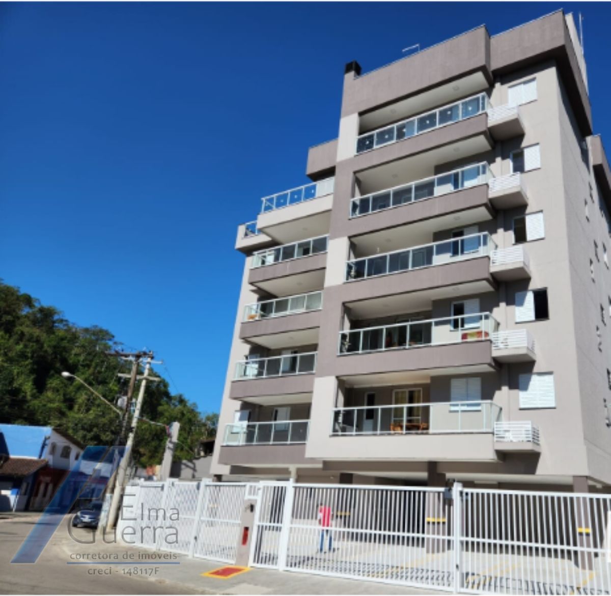 Ubatuba - Pereque açu. Apartamento com 02 dormitórios sendo 01 suíte e área de lazer.