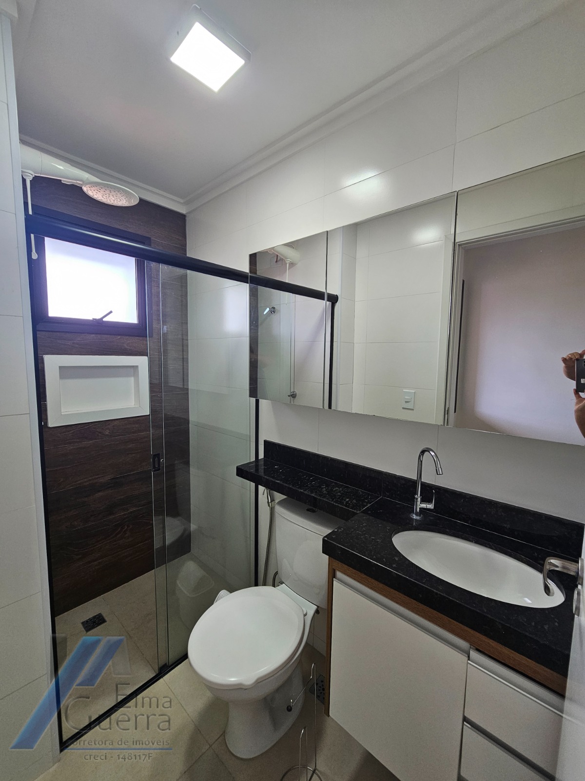 Ubatuba, Itaguá - Apartamento com 02 dormitórios, sendo 02 suítes, área de lazer.