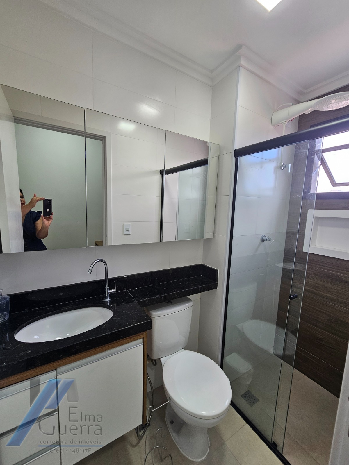 Ubatuba, Itaguá - Apartamento com 02 dormitórios, sendo 02 suítes, área de lazer.