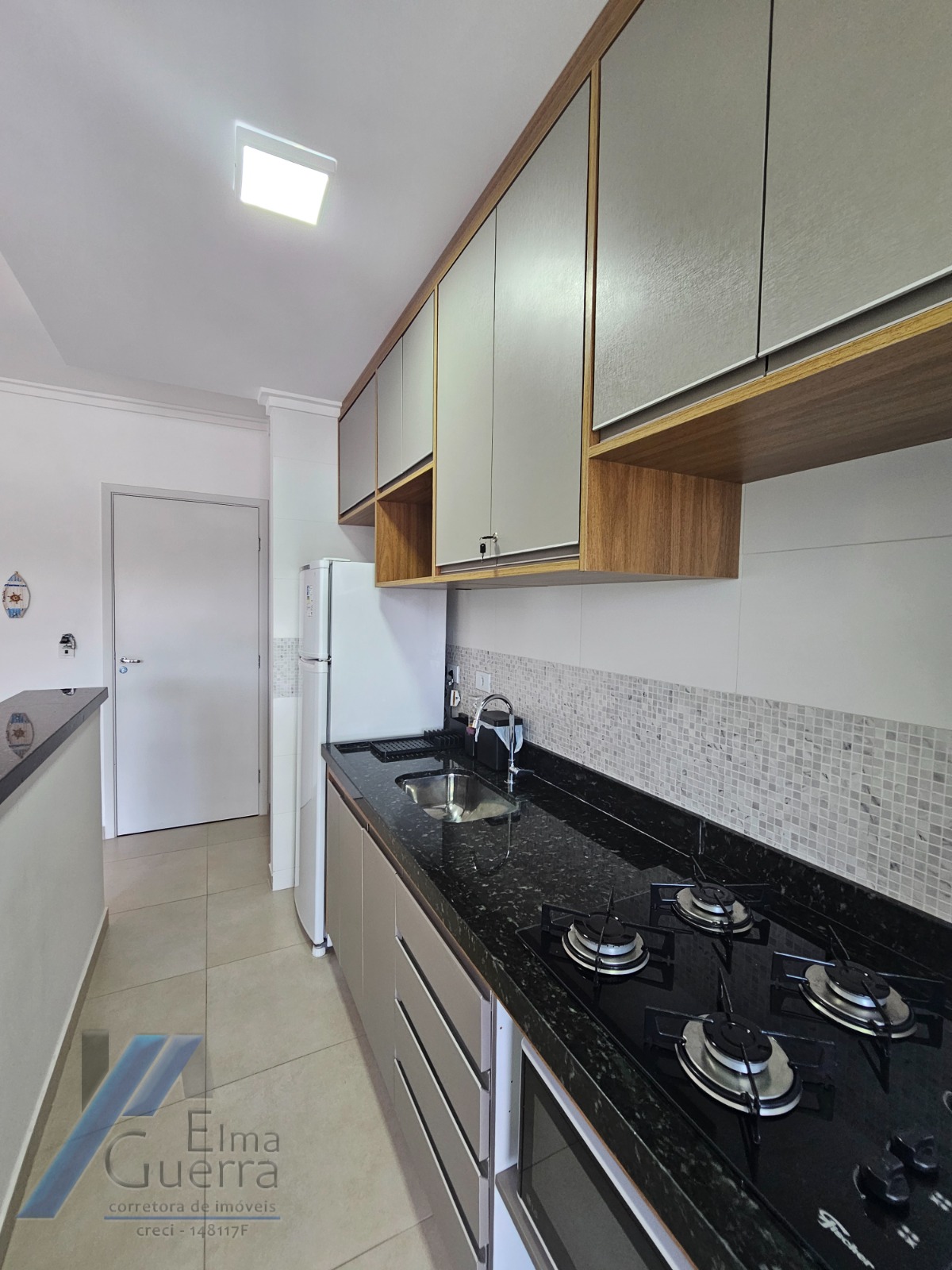 Ubatuba, Itaguá - Apartamento com 02 dormitórios, sendo 02 suítes, área de lazer.