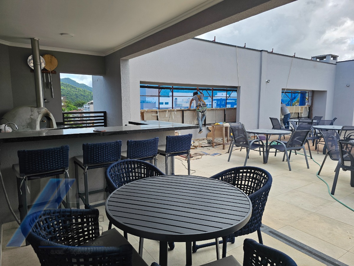 Ubatuba, Itaguá - Apartamento com 02 dormitórios, sendo 02 suítes, área de lazer.