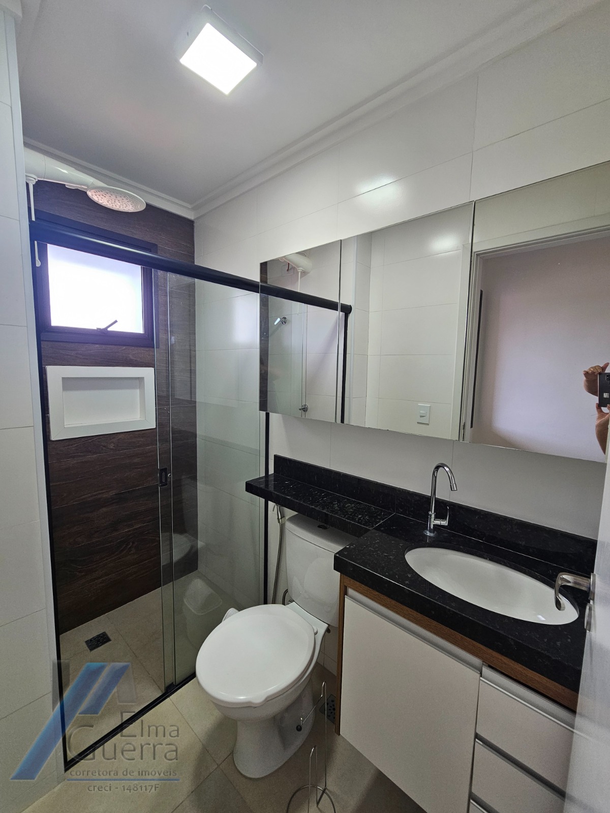 Ubatuba, Itaguá - Apartamento com 02 dormitórios, sendo 02 suítes, área de lazer.