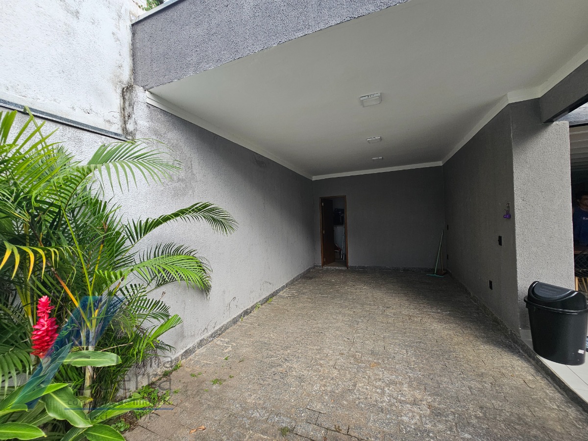 Casa à venda e aluguel com 3 quartos, 220m² - Foto 10