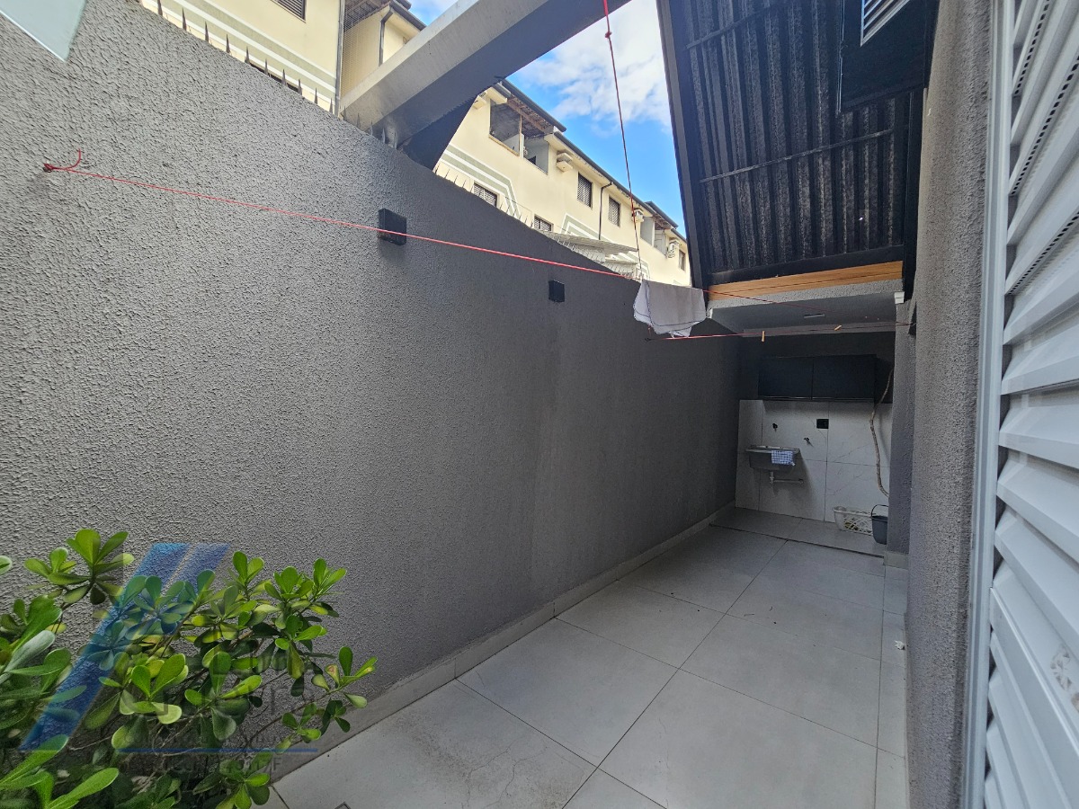 Casa à venda e aluguel com 3 quartos, 220m² - Foto 34
