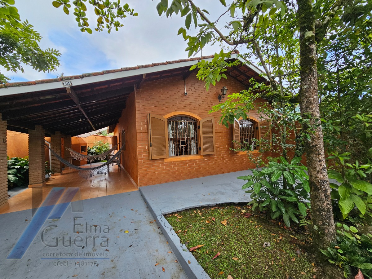 Casa à venda com 3 quartos, 200m² - Foto 1