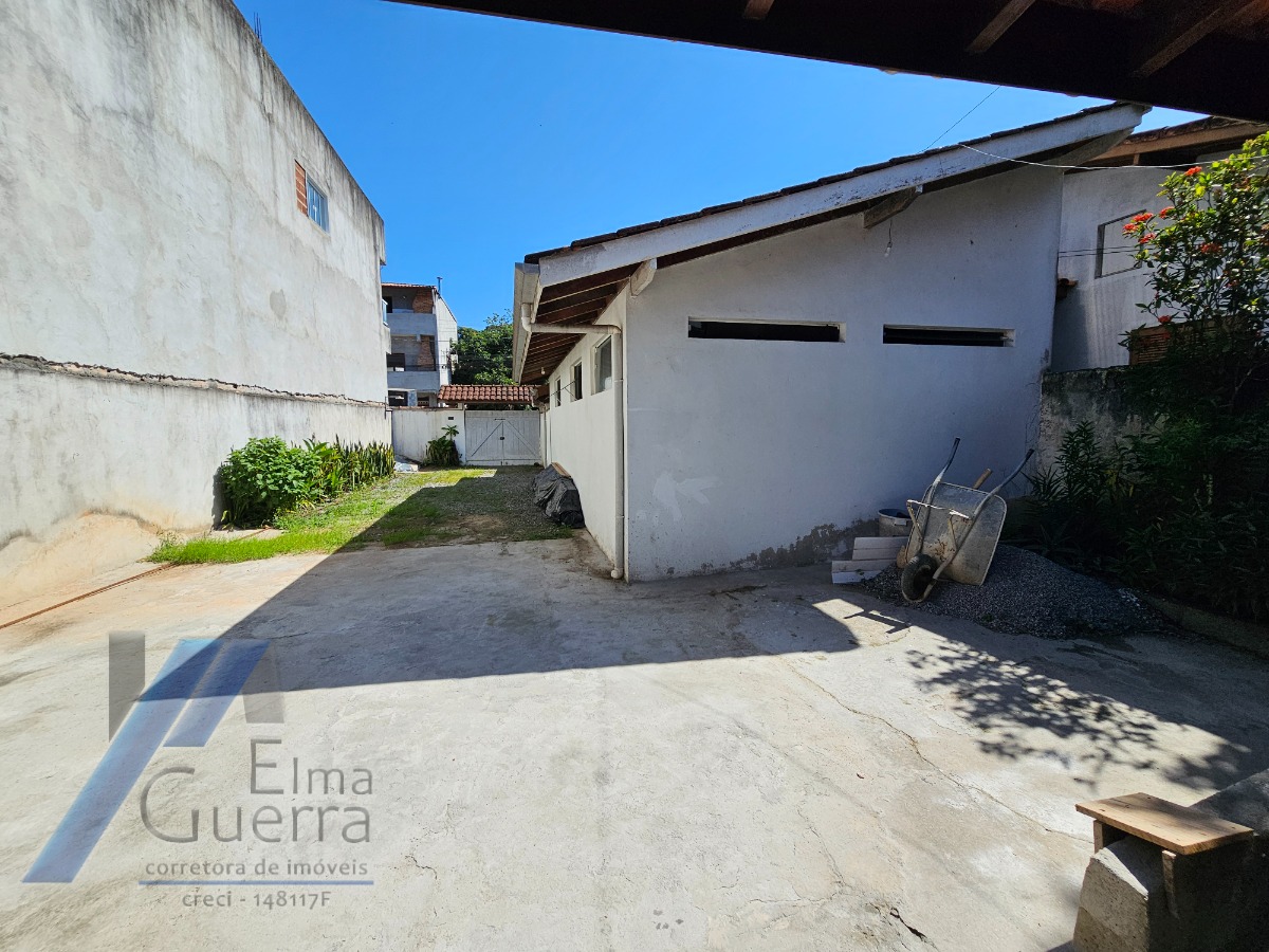 Ubatuba, Estufa II - Casa sobrado com 03 dormitórios, com terreno de 300m2.