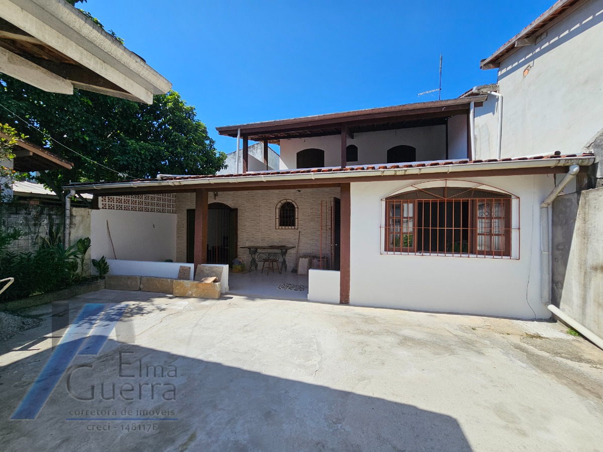 Ubatuba, Estufa II - Casa sobrado com 03 dormitórios, com terreno de 300m2.