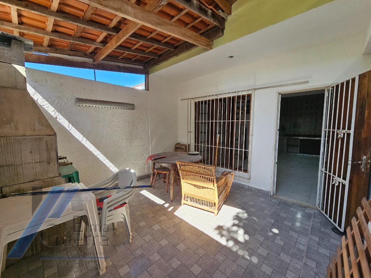 Ubatuba, Estufa II - Casa sobrado com 03 dormitórios, com terreno de 300m2.