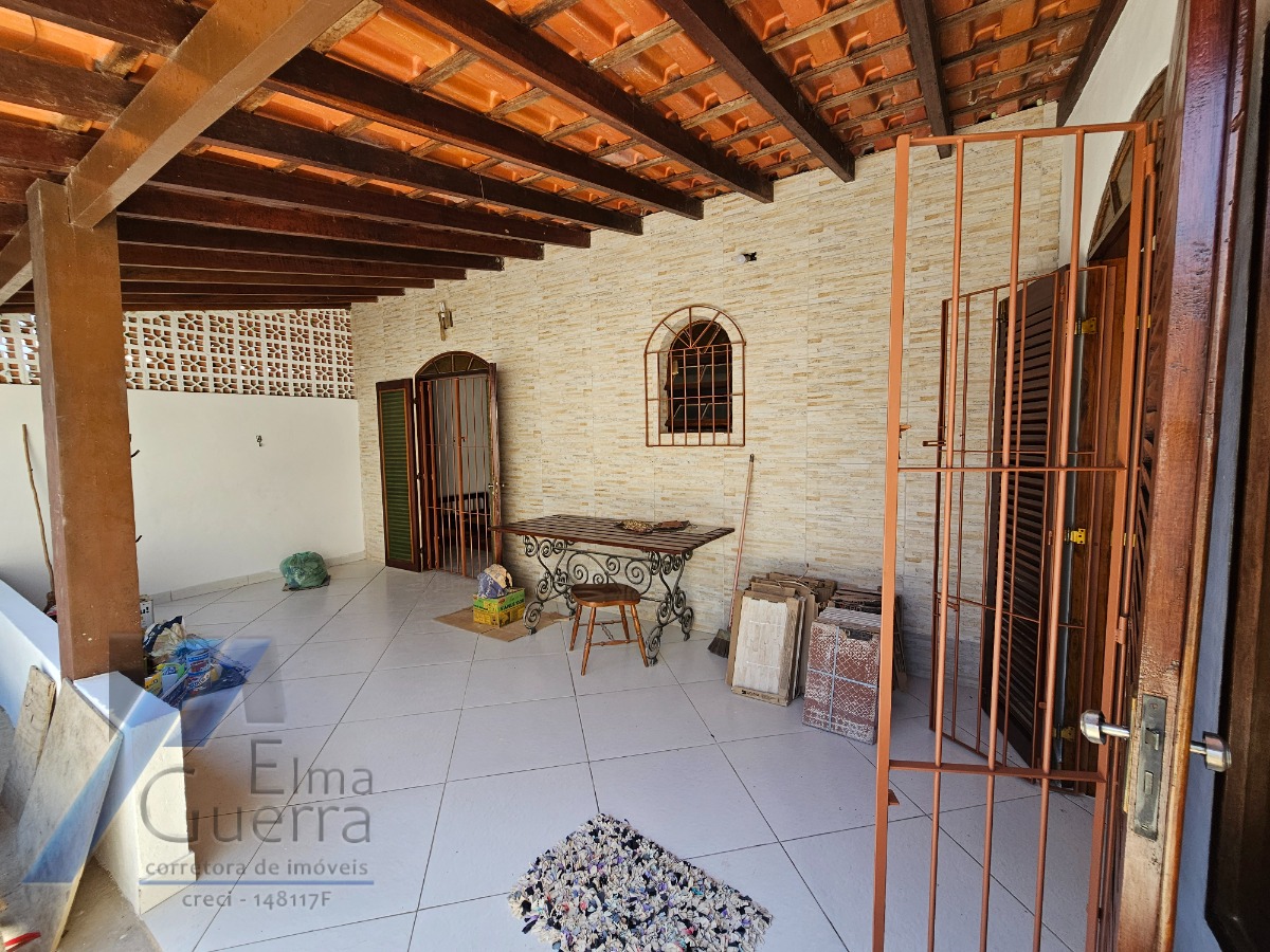 Ubatuba, Estufa II - Casa sobrado com 03 dormitórios, com terreno de 300m2.