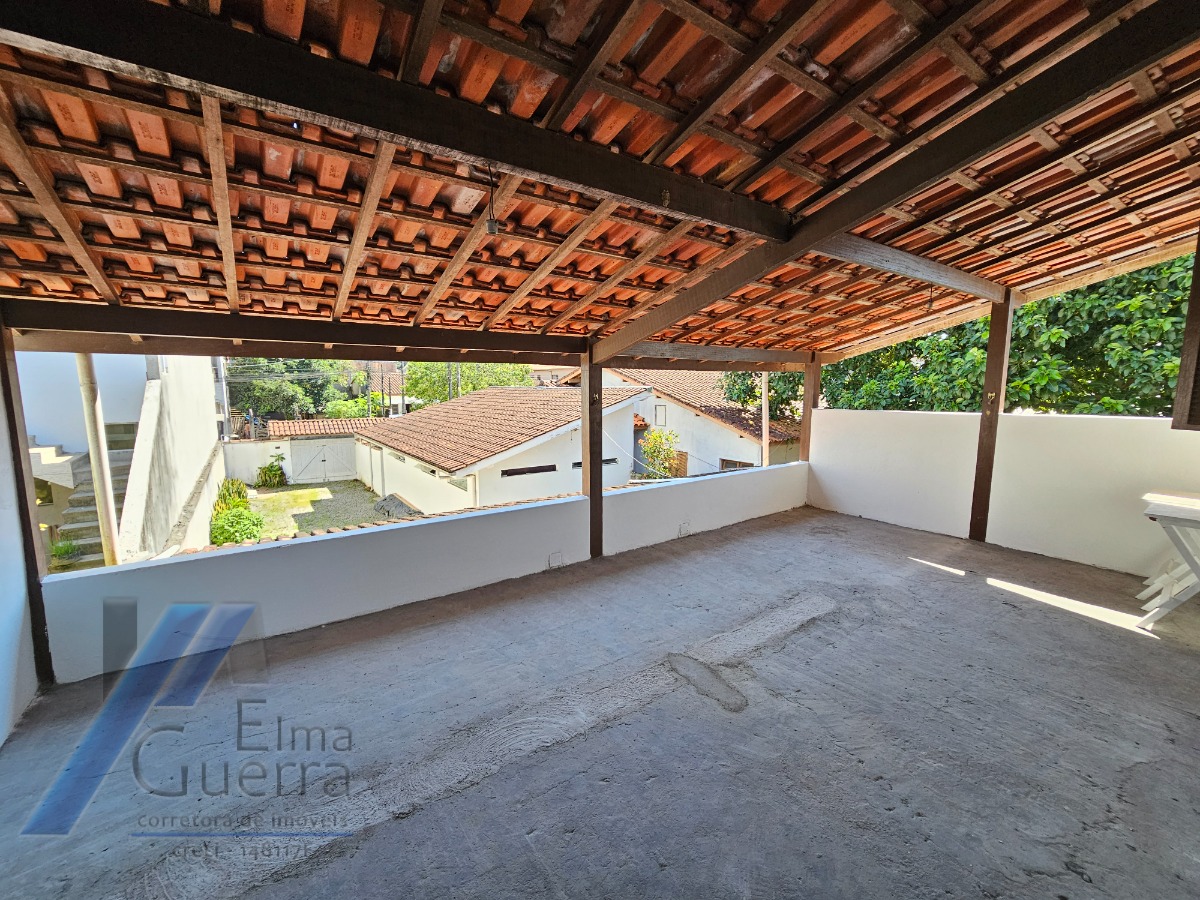 Ubatuba, Estufa II - Casa sobrado com 03 dormitórios, com terreno de 300m2.