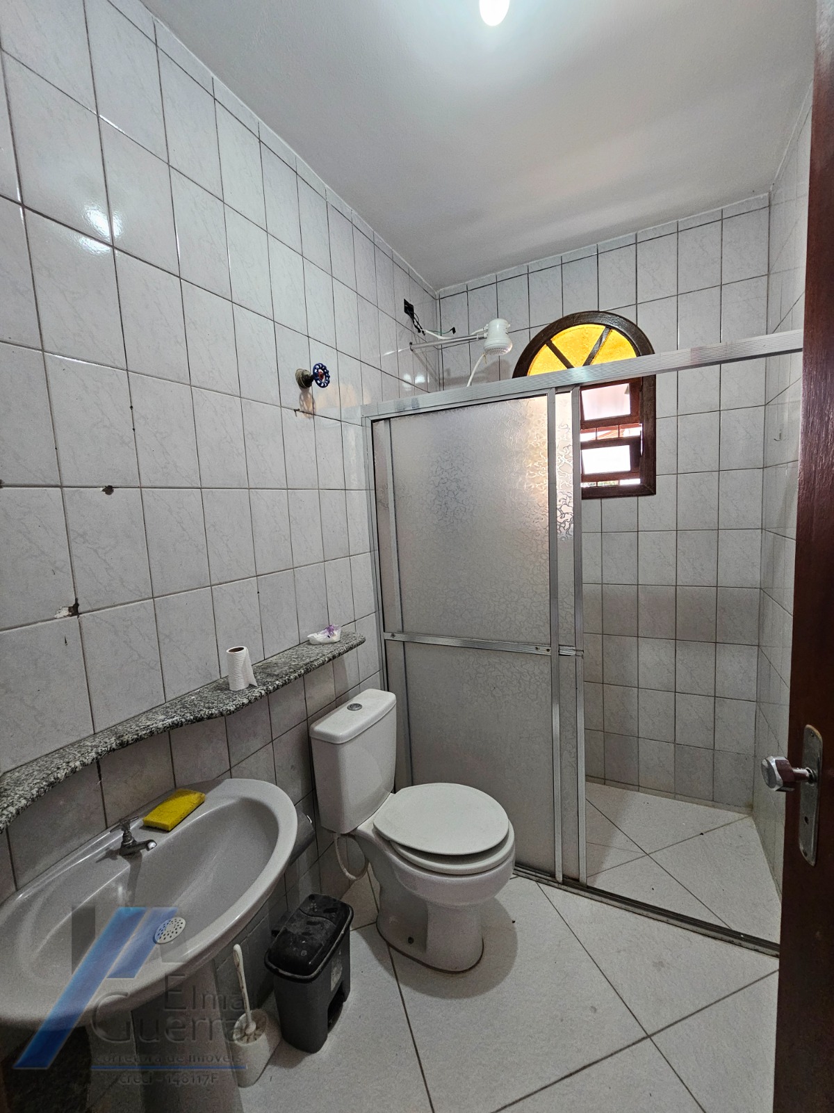 Ubatuba, Estufa II - Casa sobrado com 03 dormitórios, com terreno de 300m2.