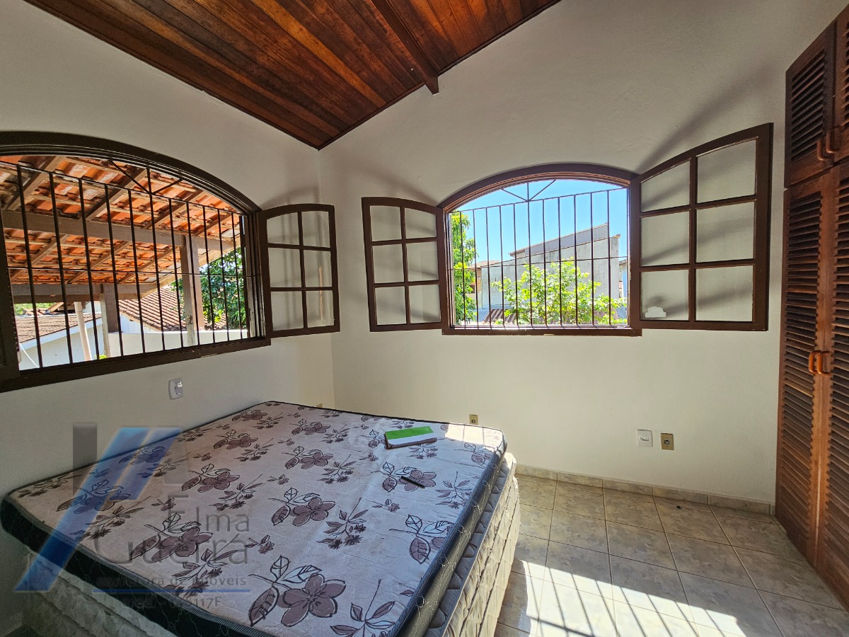 Ubatuba, Estufa II - Casa sobrado com 03 dormitórios, com terreno de 300m2.