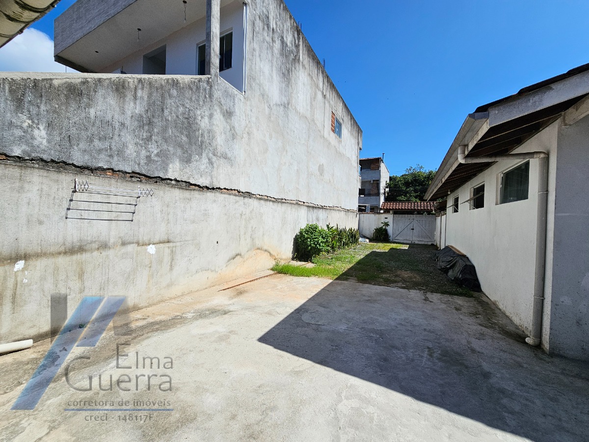 Ubatuba, Estufa II - Casa sobrado com 03 dormitórios, com terreno de 300m2.