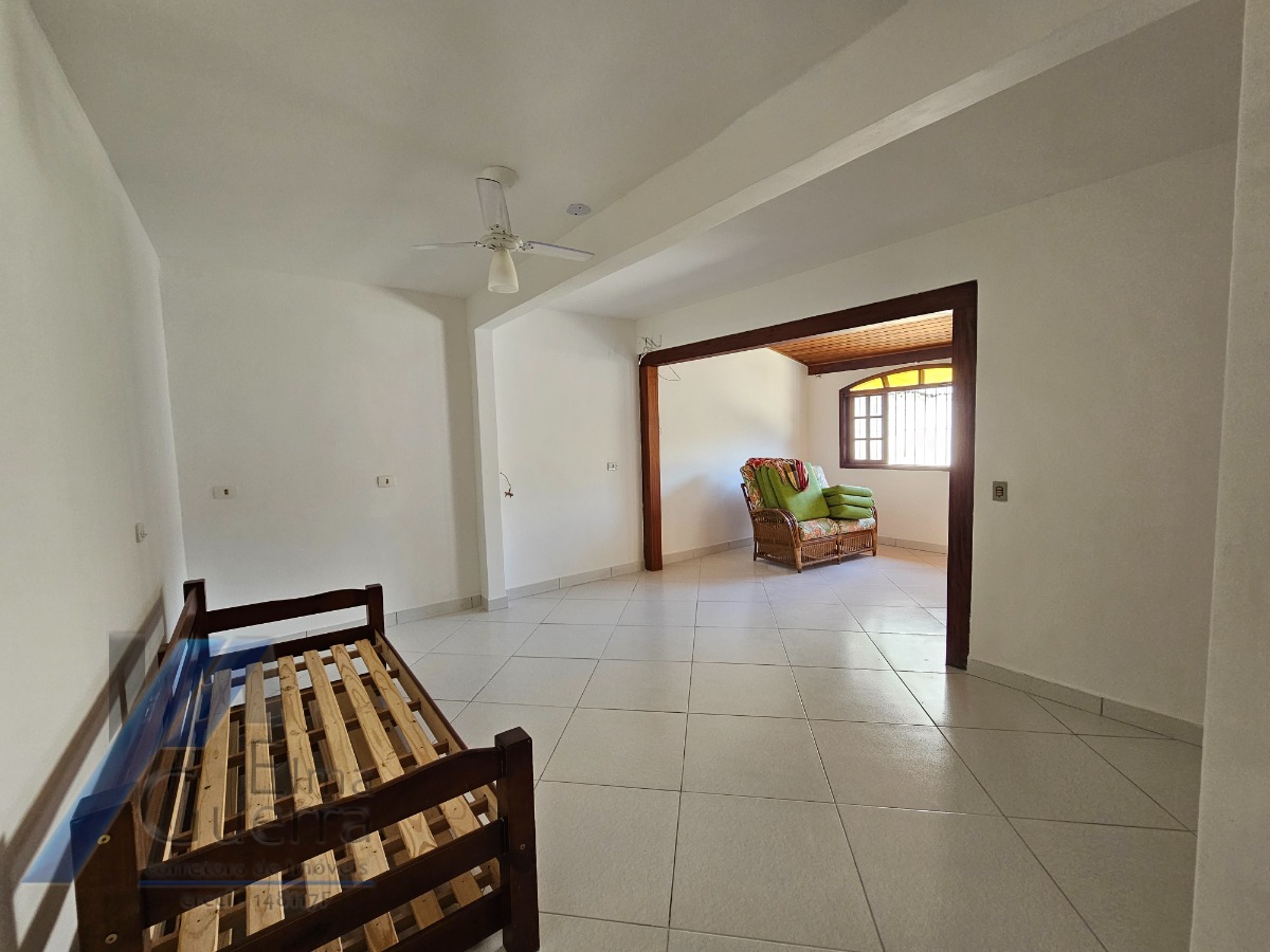 Ubatuba, Estufa II - Casa sobrado com 03 dormitórios, com terreno de 300m2.