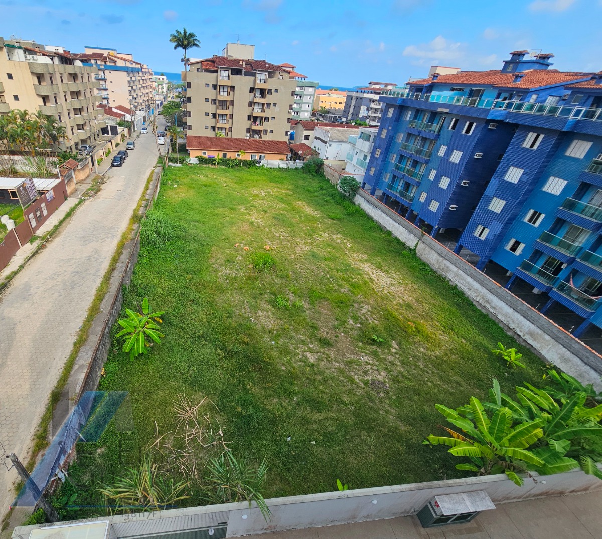Ubatuba, Praia Grande - Área com 960 m², à 400 metros do mar.