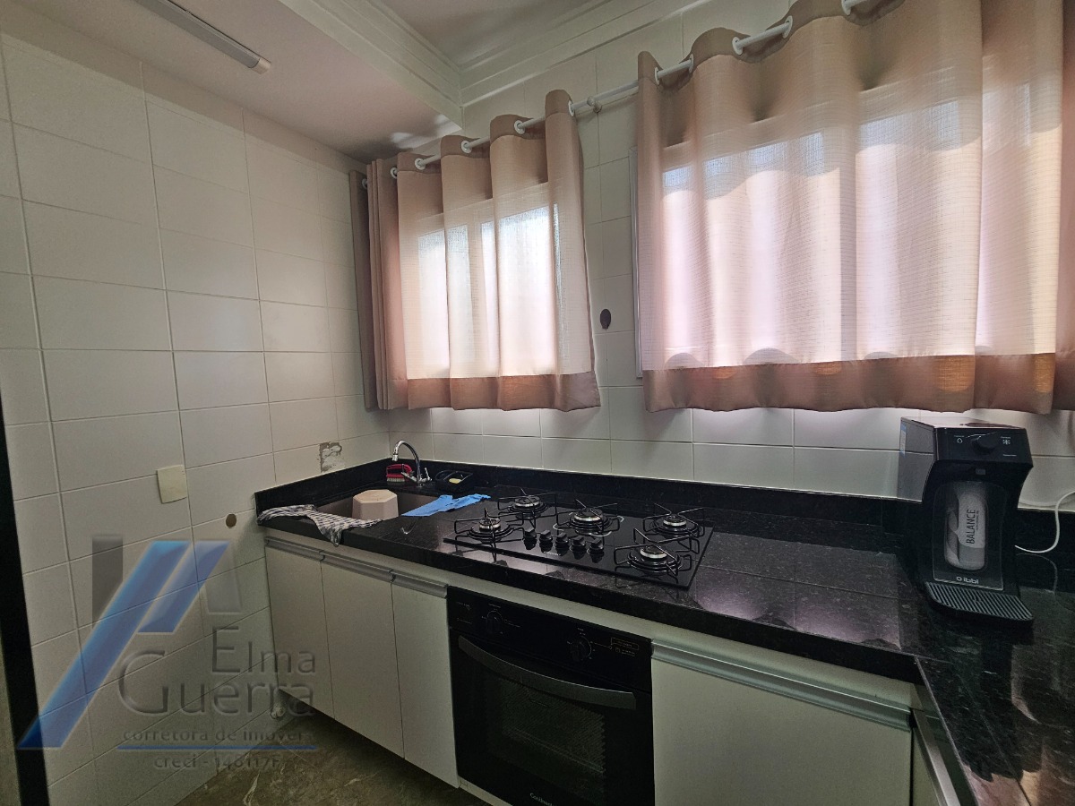 Ubatuba, Praia Grande - Apartamento com 02 dormitórios sendo 01 suíte, a 400 metros do mar.