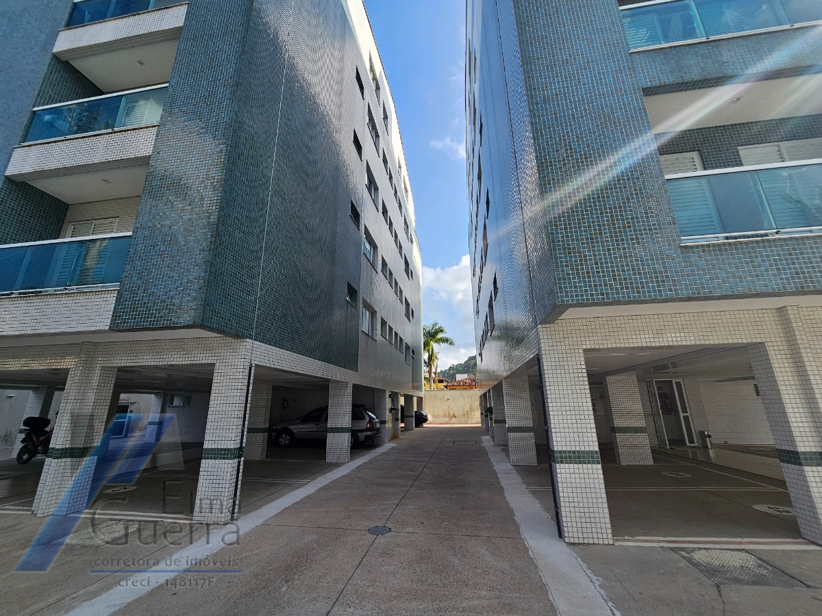 Ubatuba, Praia Grande - Apartamento com 02 dormitórios sendo 01 suíte, a 400 metros do mar.