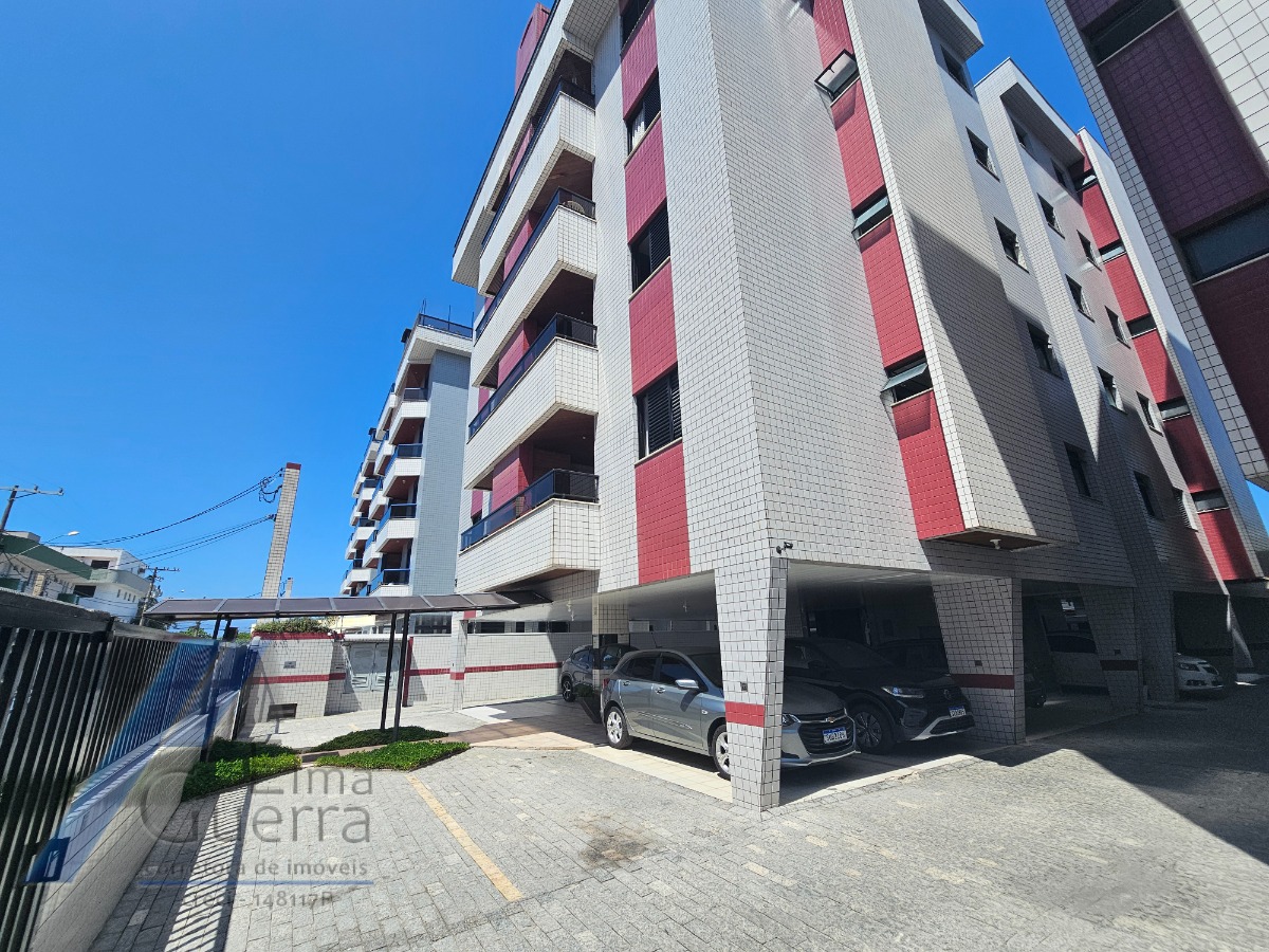 Ubatuba, Praia Grande - Apartamento com 02 dormitórios sendo 01 suíte, a 100 metros do mar.