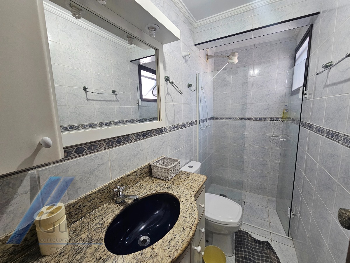 Ubatuba, Praia Grande - Apartamento com 02 dormitórios sendo 01 suíte, a 100 metros do mar.
